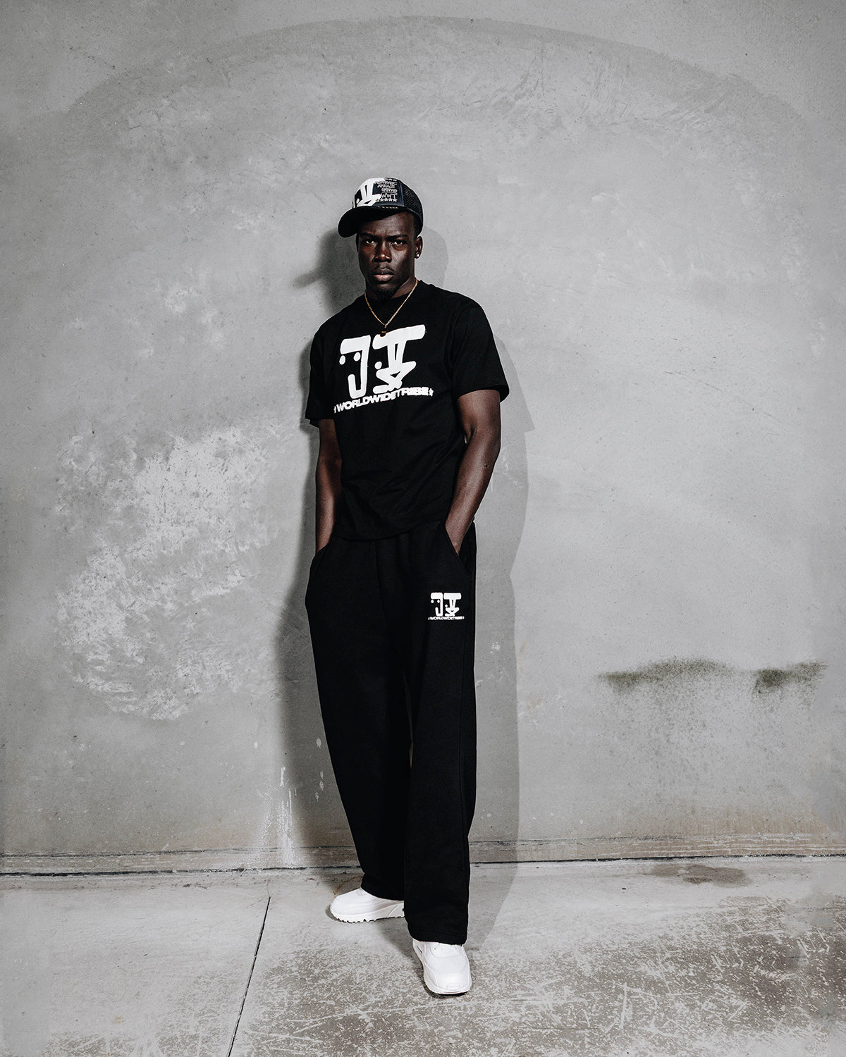 WWT LOGO SHORT SLEEVE TEE BLACK/WHITE